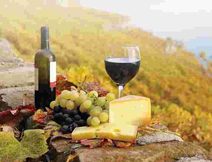 italy_wine-cheese-fruit.jpg